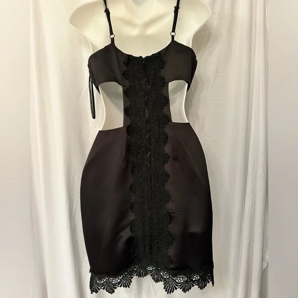 Twelve by twelve XS SIDE CUT OUT BLACK DRESS NEW NWT - Picture 2 of 10